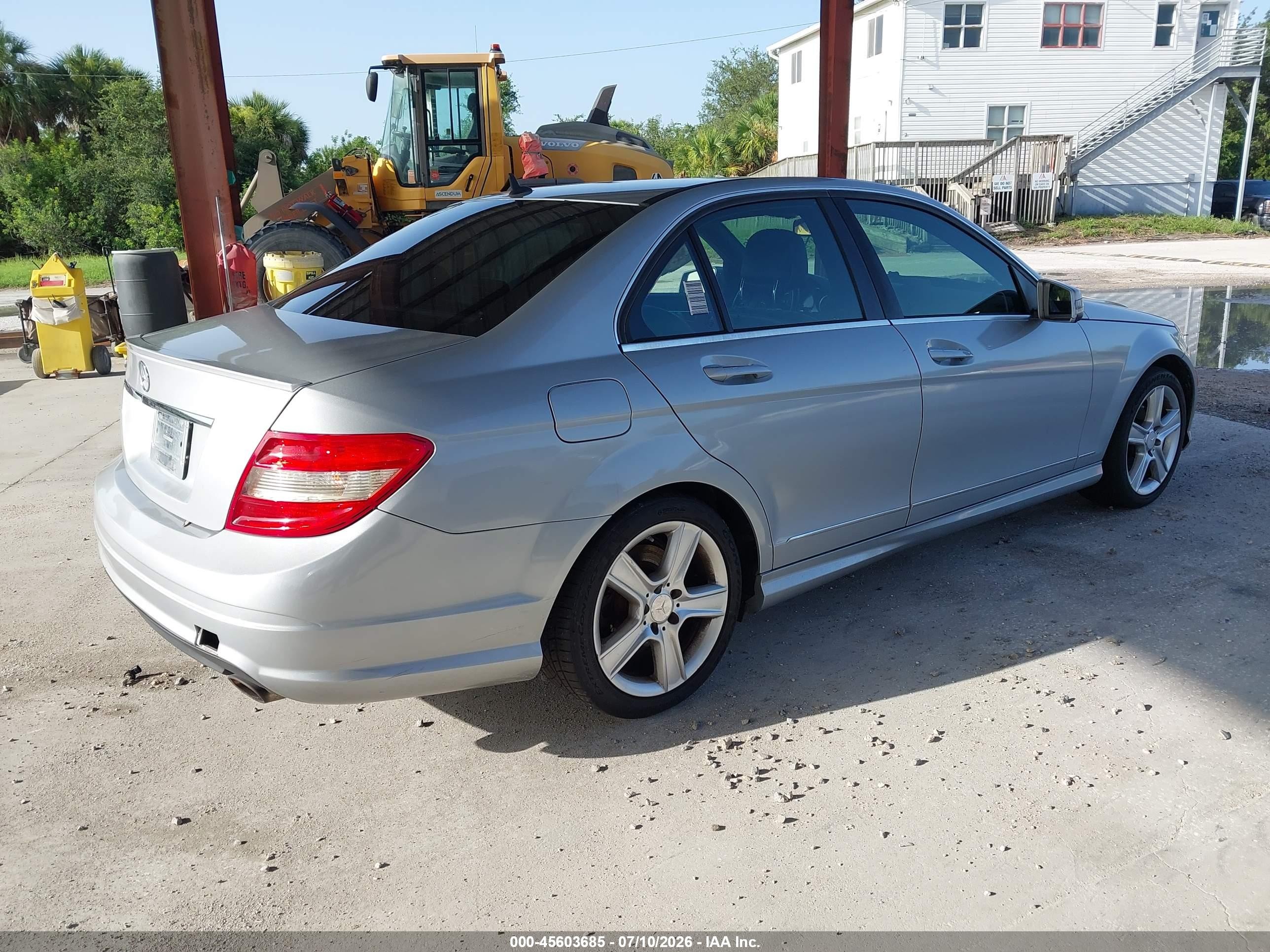 2010 Mercedes-benz C 300 Sport Silver vin: WDDGF5EB6AF381040