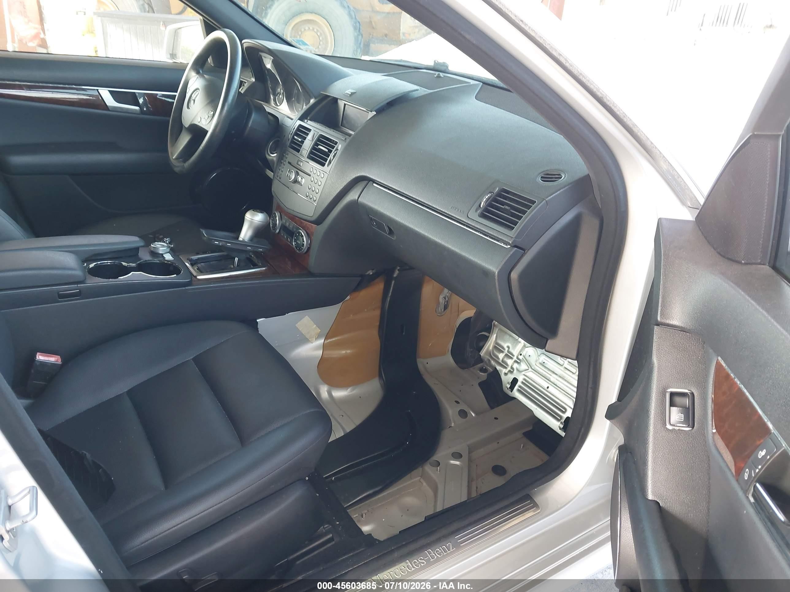 2010 Mercedes-benz C 300 Sport Silver vin: WDDGF5EB6AF381040