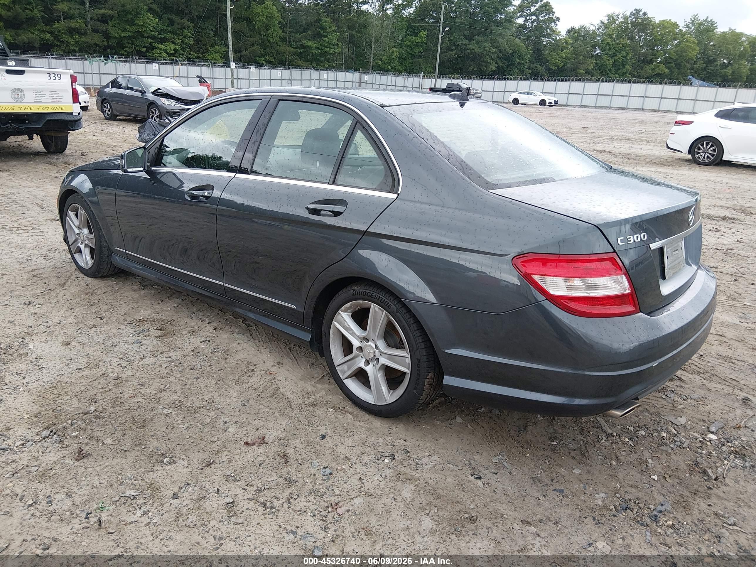 2010 Mercedes-benz C 300 Sport Blue vin: WDDGF5EB6AR092335