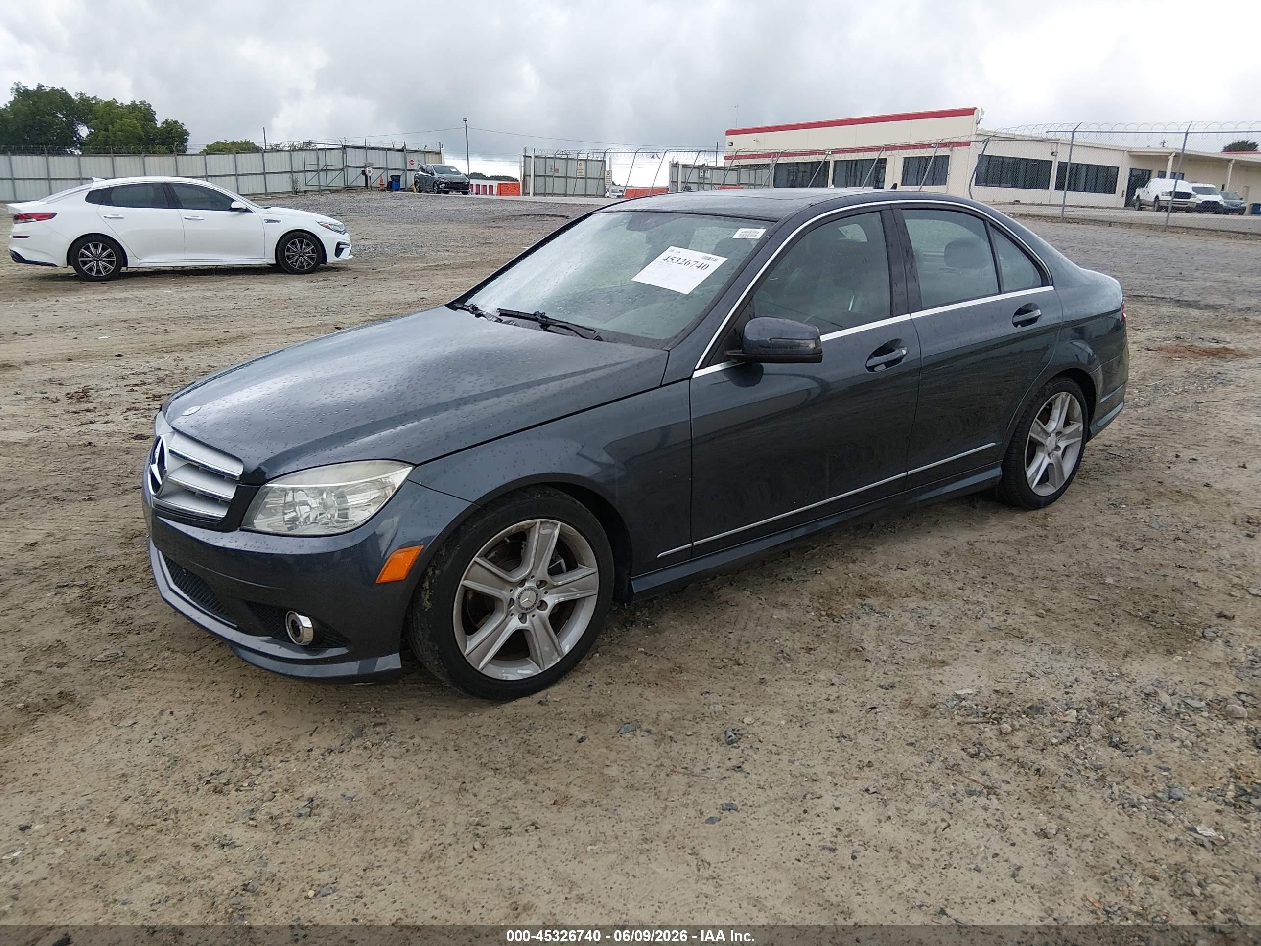 2010 Mercedes-benz C 300 Sport Blue vin: WDDGF5EB6AR092335
