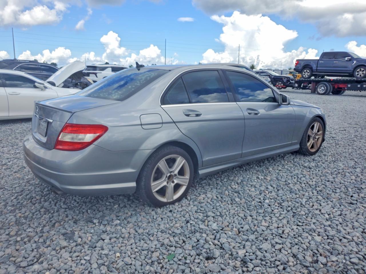 2010 Mercedes-benz C 300 Gray vin: WDDGF5EB6AR104547