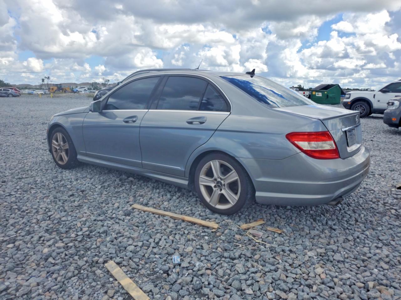 2010 Mercedes-benz C 300 Gray vin: WDDGF5EB6AR104547