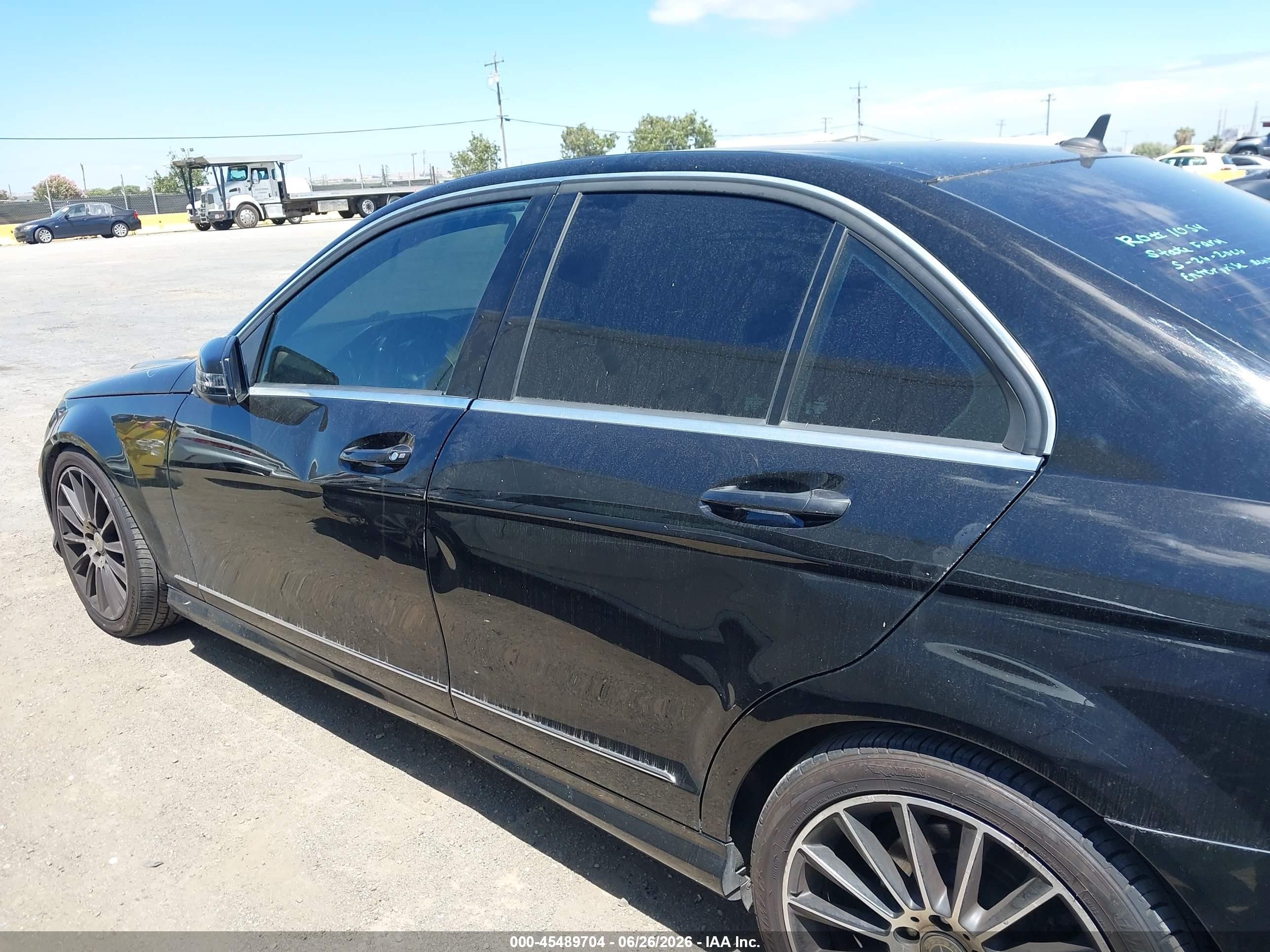 2010 Mercedes-benz C 300 Luxury/sport Black vin: WDDGF5EB6AR110560