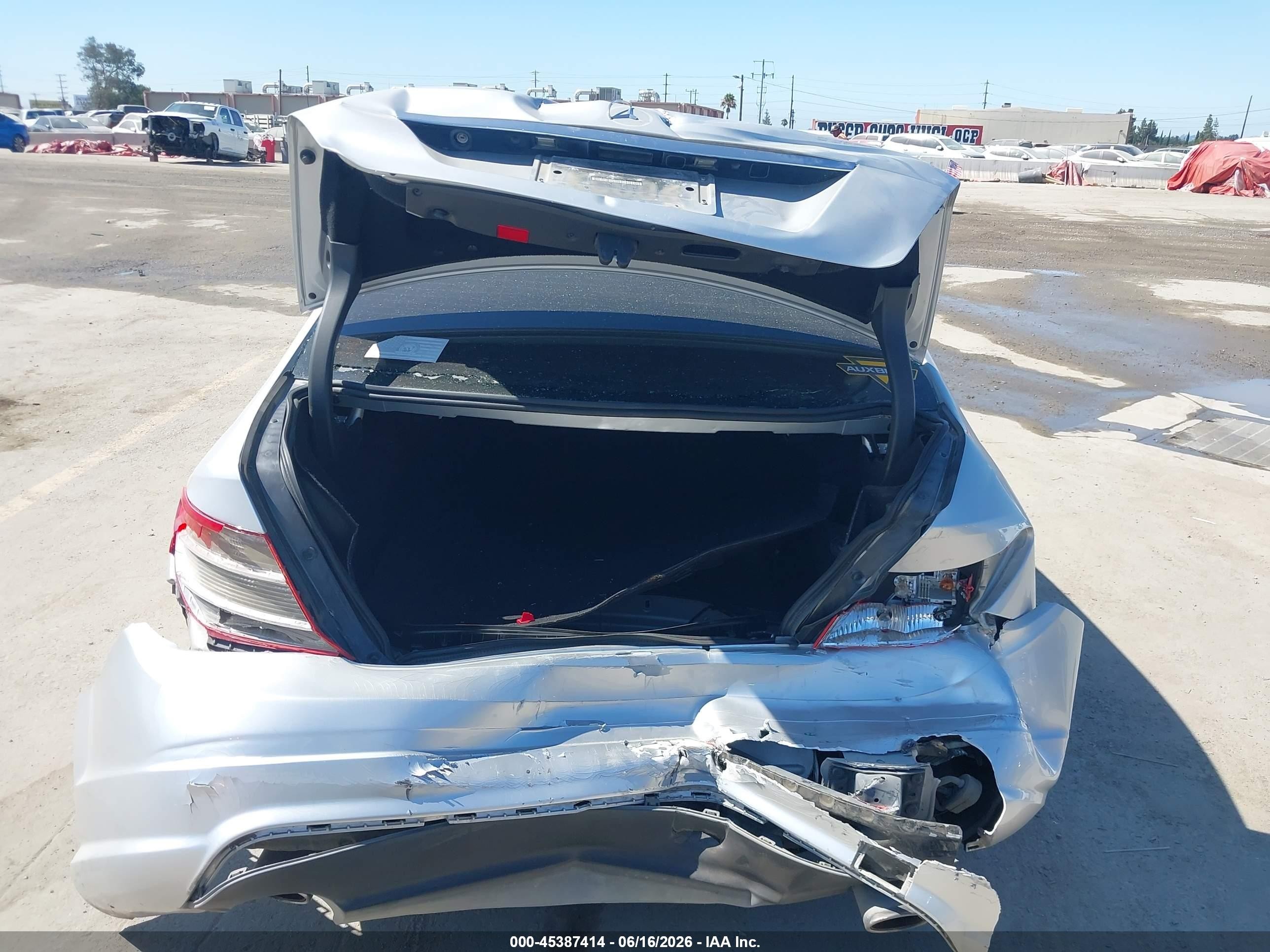 2010 Mercedes-benz C 300 Luxury/sport Gray vin: WDDGF5EB6AR110770