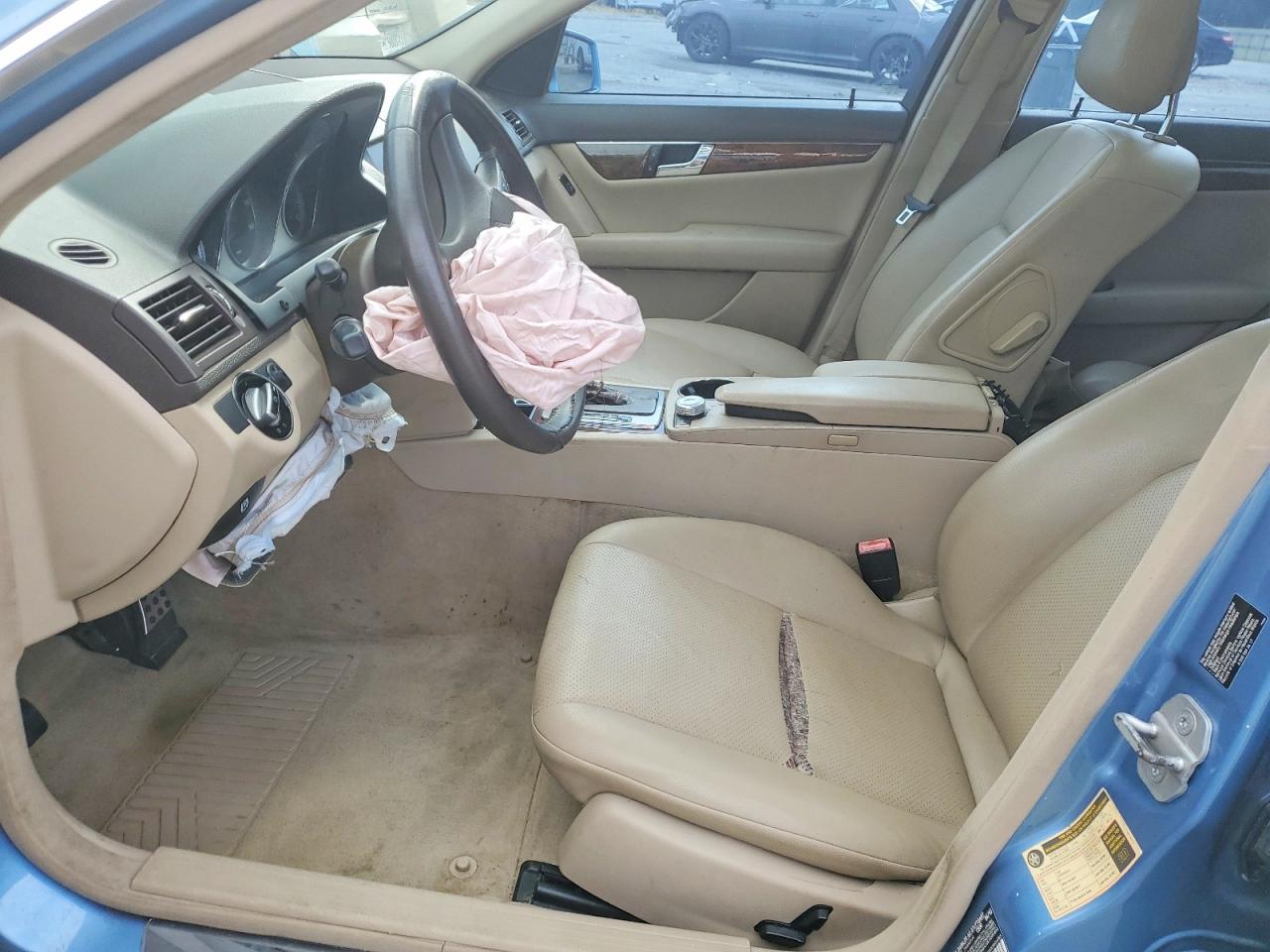 2010 Mercedes-benz C 300 Blue vin: WDDGF5EB6AR122918
