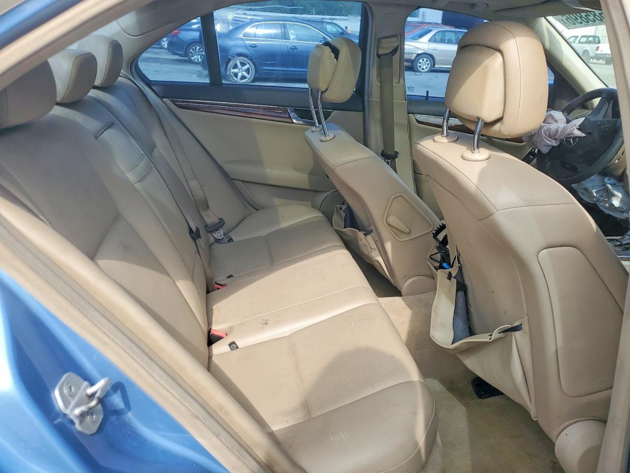 2010 Mercedes-benz C 300 Blue vin: WDDGF5EB6AR122918
