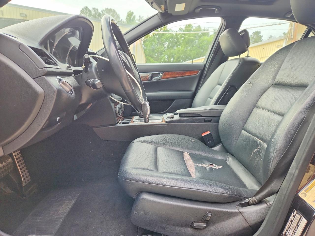 2010 Mercedes-benz C 300 Black vin: WDDGF5EB6AR123390