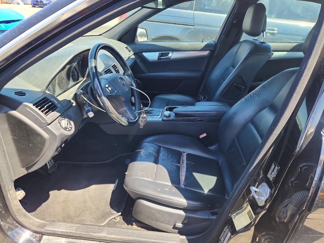 2010 Mercedes-benz C 300 Black vin: WDDGF5EB6AR128251