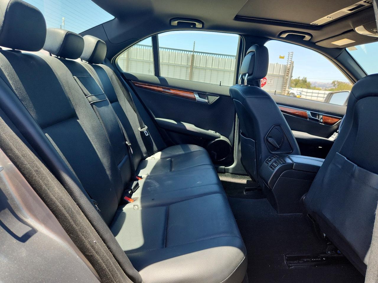 2010 Mercedes-benz C 300 Silver vin: WDDGF5EB6AR130338
