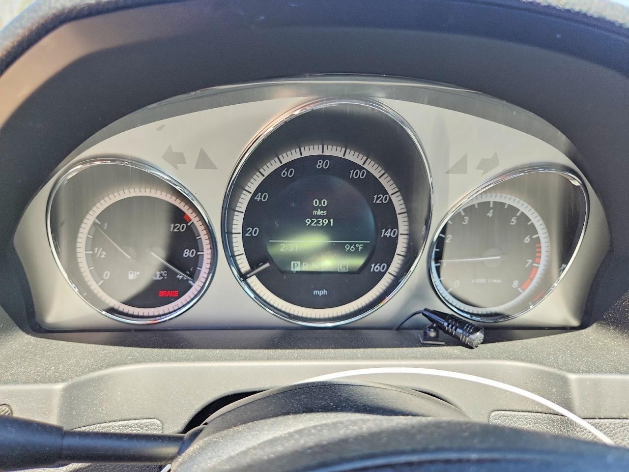 2010 Mercedes-benz C 300 Silver vin: WDDGF5EB6AR130338