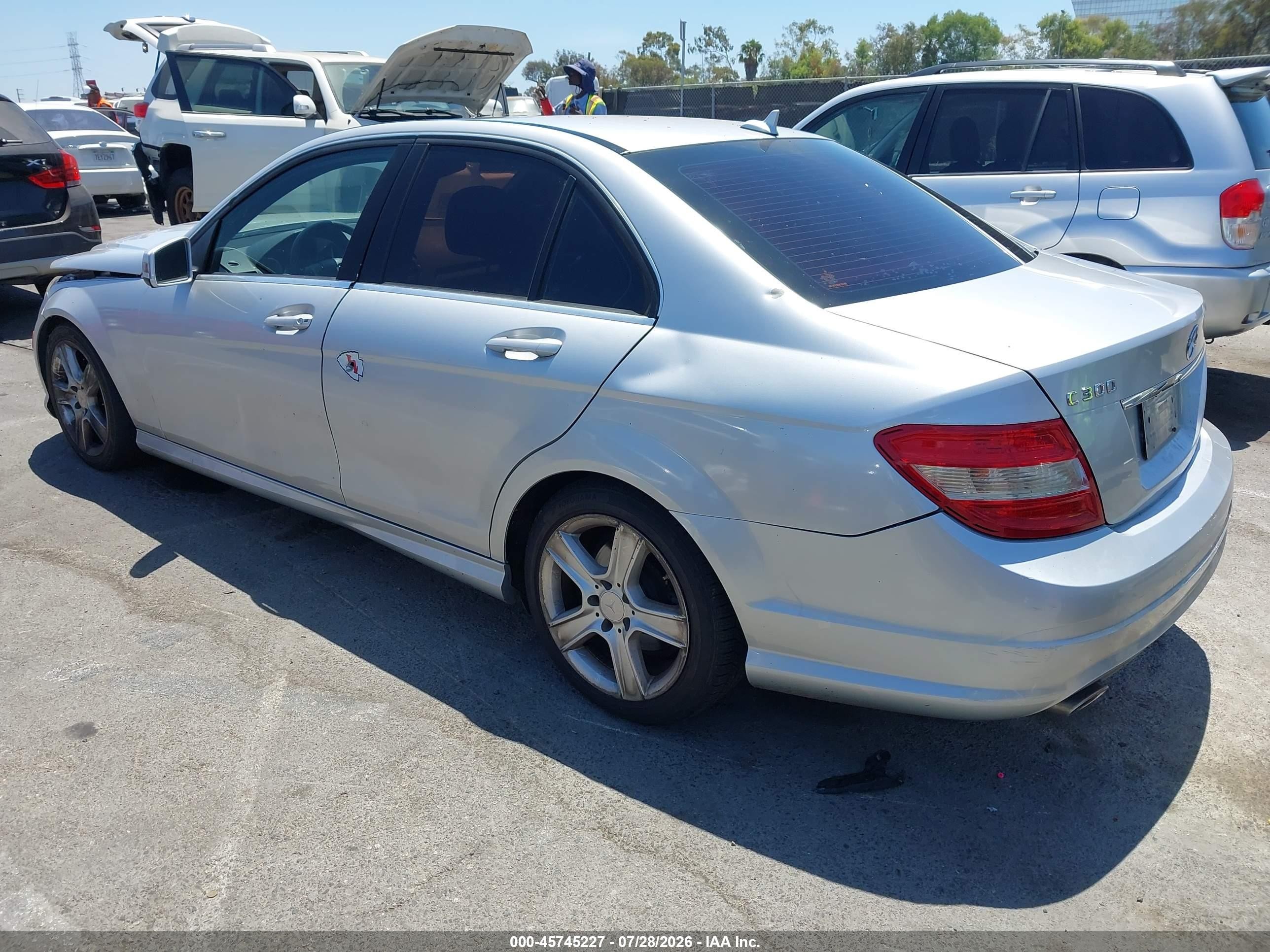 2011 Mercedes-benz C 300 Sport Silver vin: WDDGF5EB6BA465471