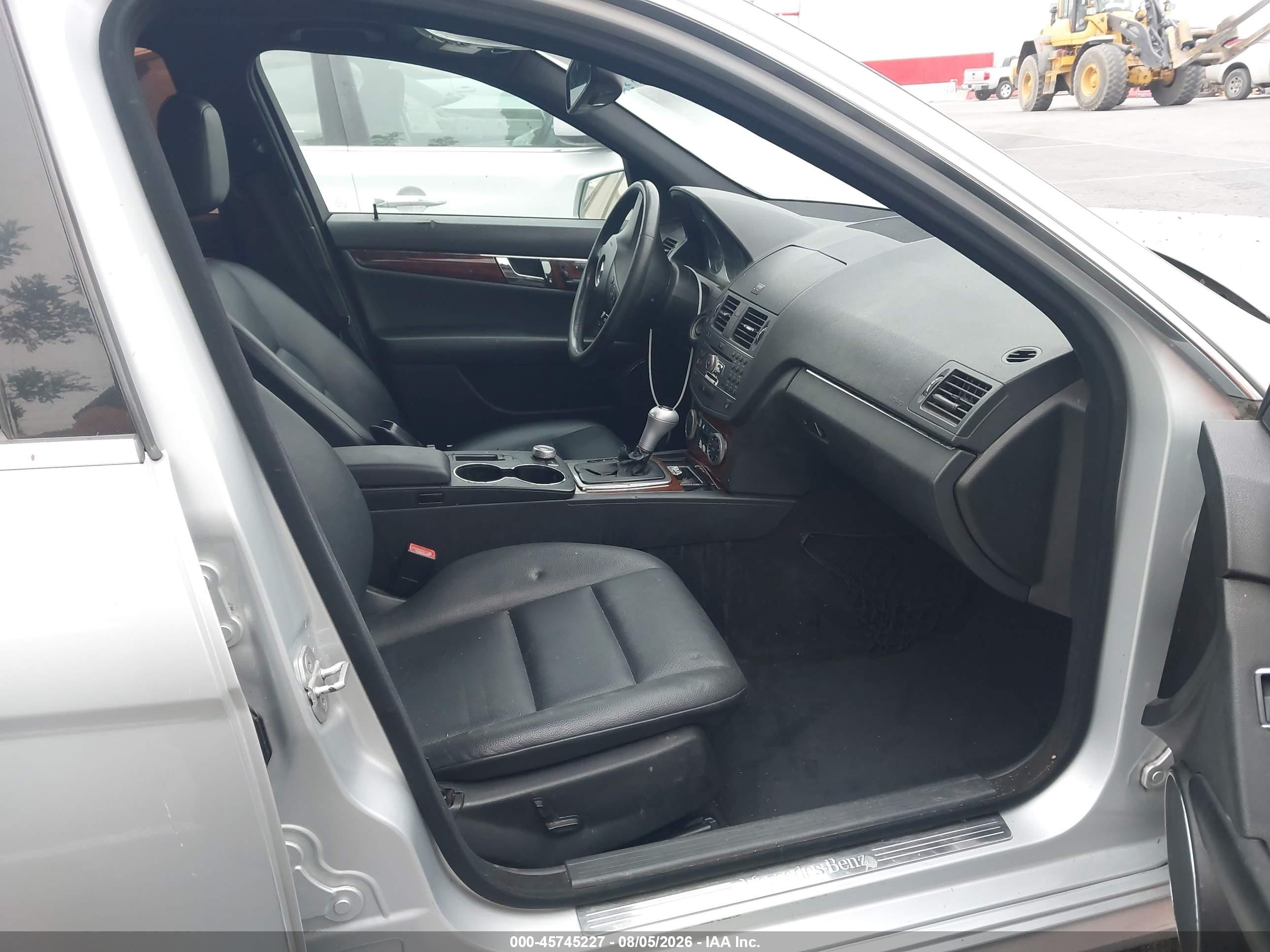2011 Mercedes-benz C 300 Sport Silver vin: WDDGF5EB6BA465471