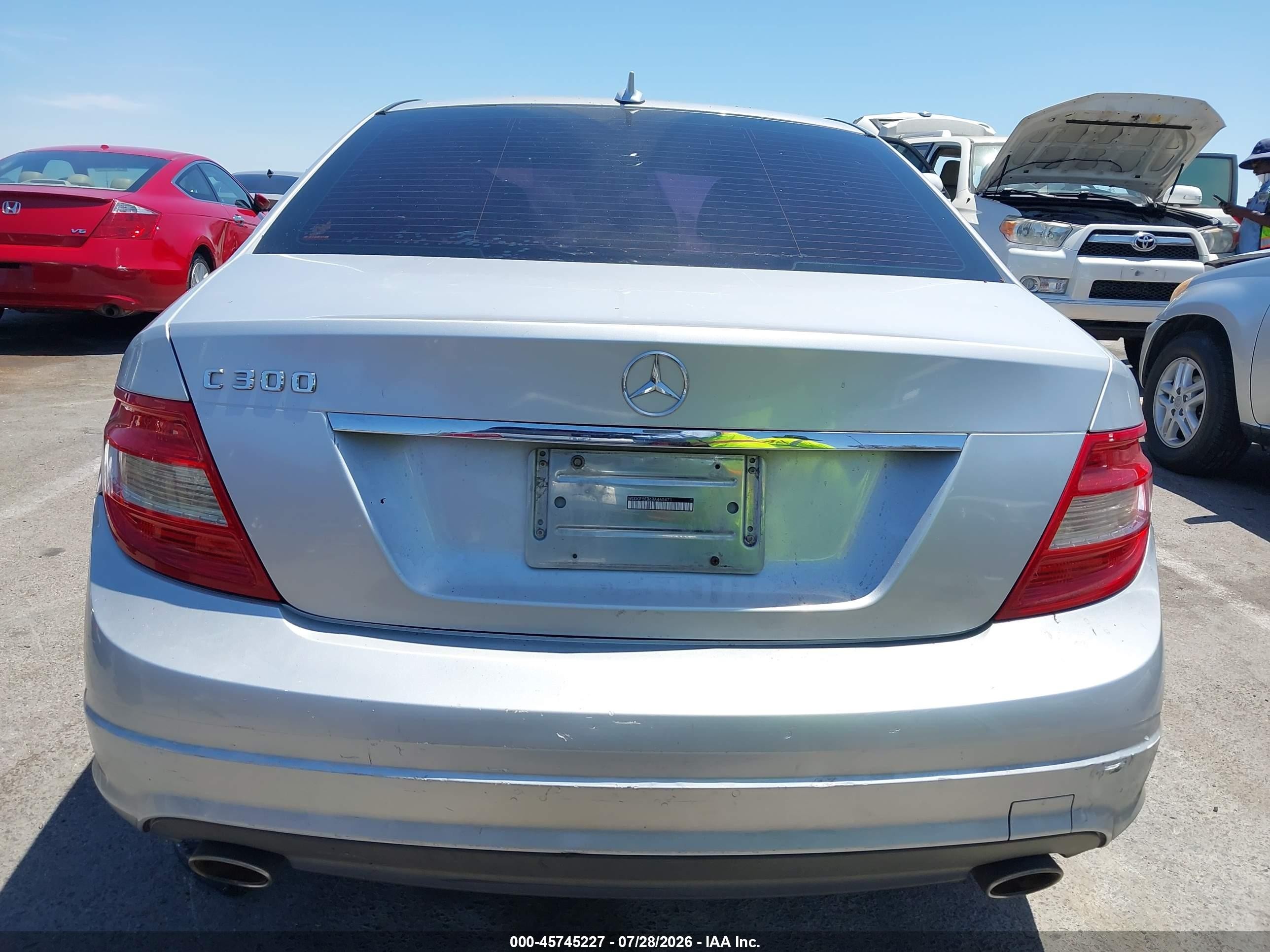 2011 Mercedes-benz C 300 Sport Silver vin: WDDGF5EB6BA465471