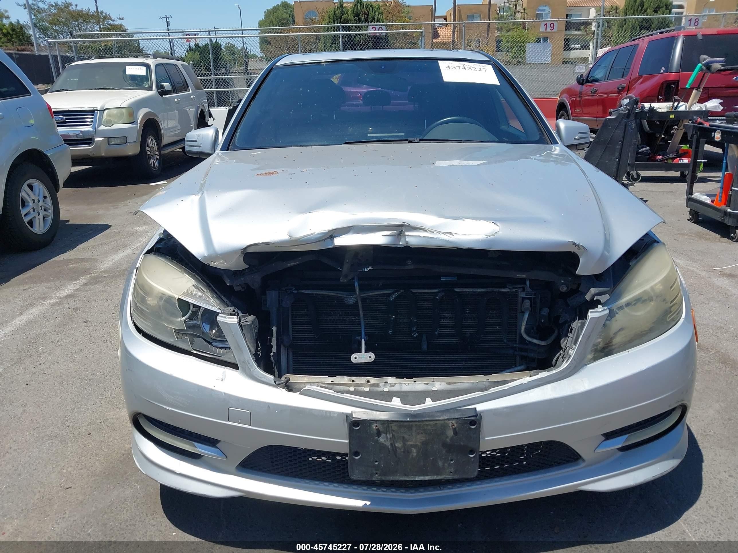 2011 Mercedes-benz C 300 Sport Silver vin: WDDGF5EB6BA465471