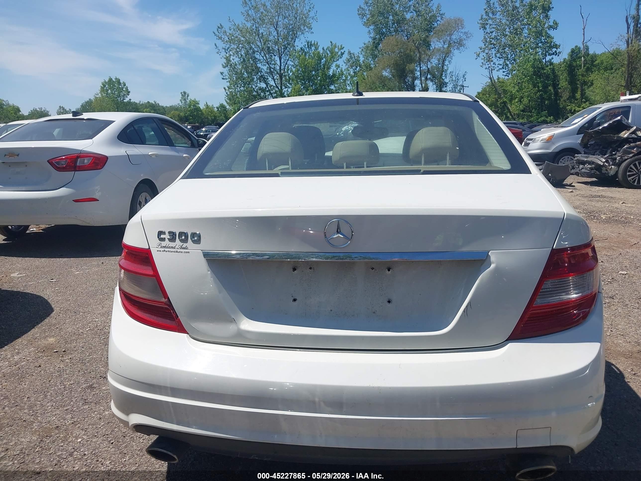 2011 Mercedes-benz C 300 Luxury/sport White vin: WDDGF5EB6BR163311