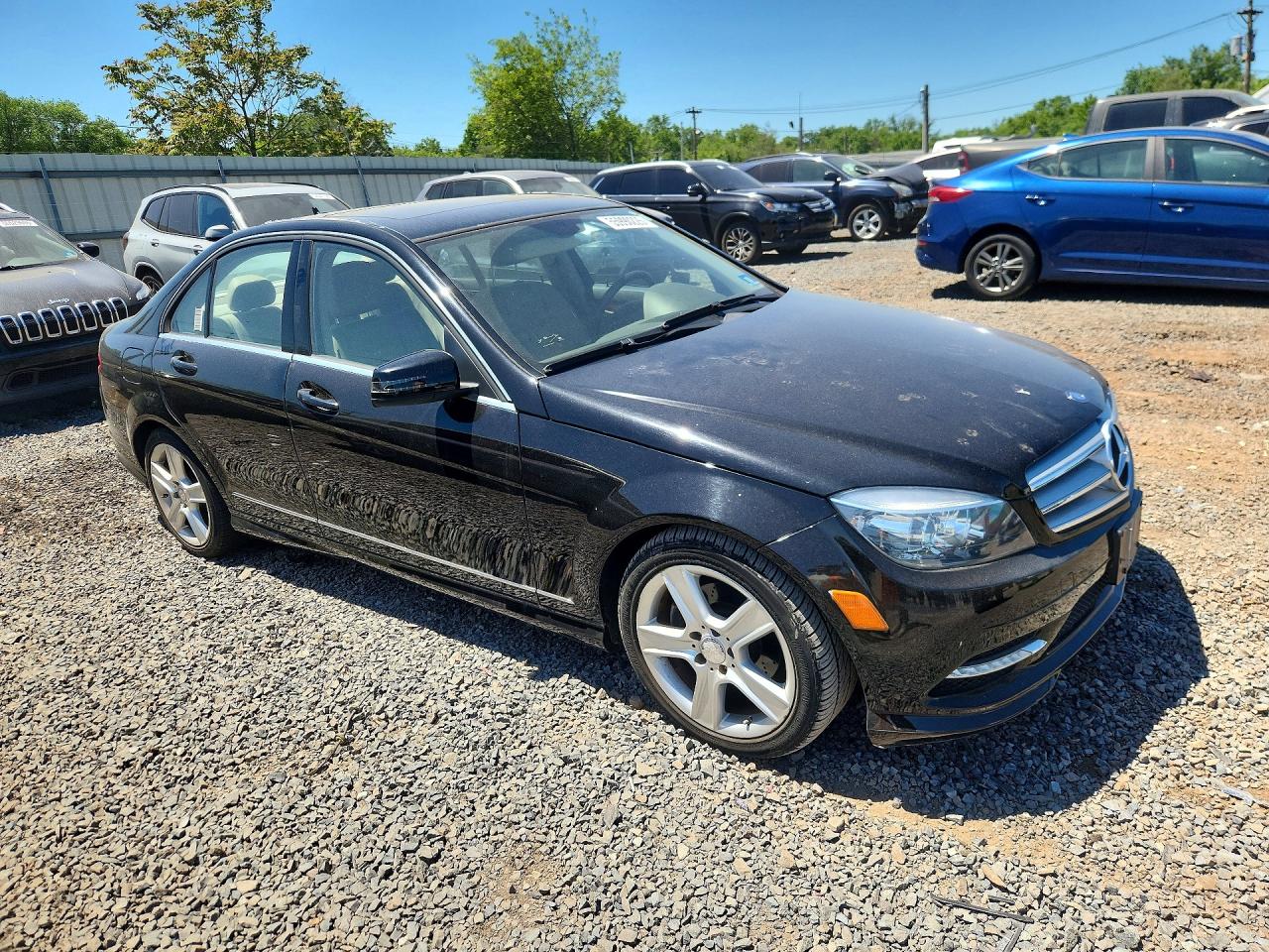 2011 Mercedes-benz C 300 Black vin: WDDGF5EB6BR173482