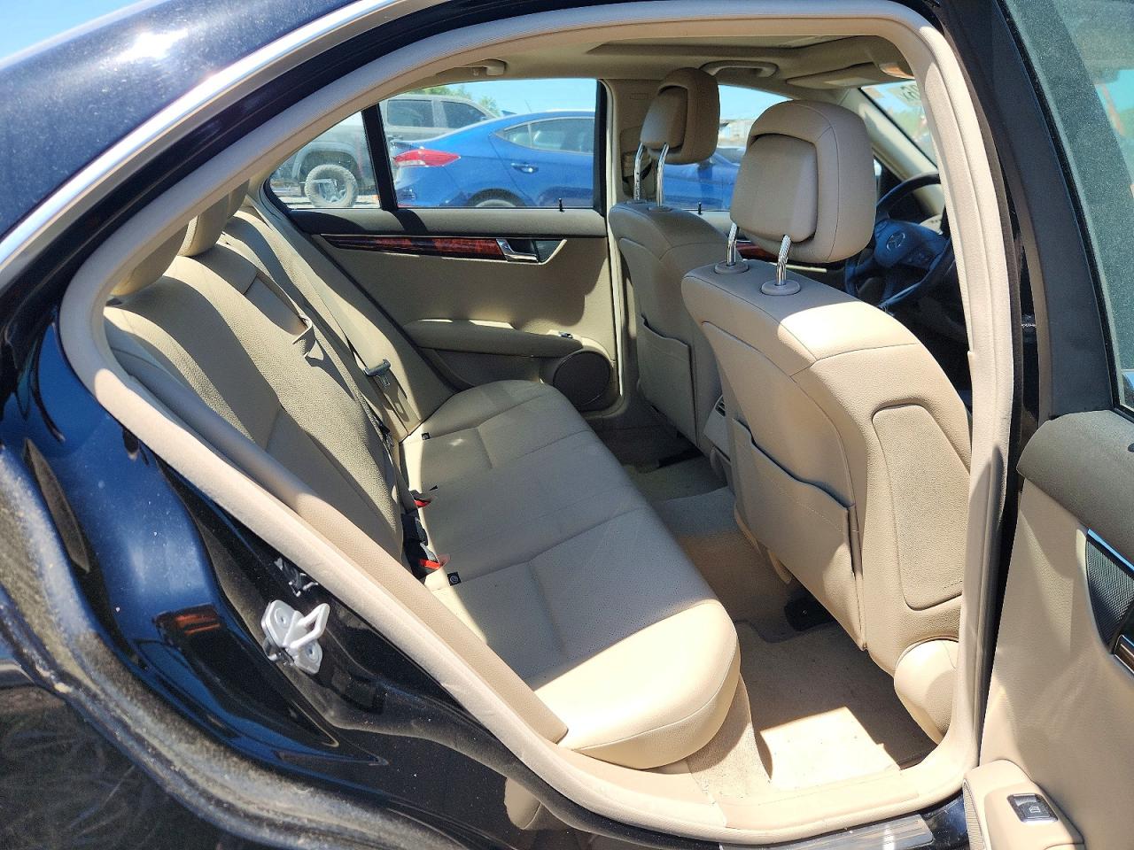 2011 Mercedes-benz C 300 Black vin: WDDGF5EB6BR173482