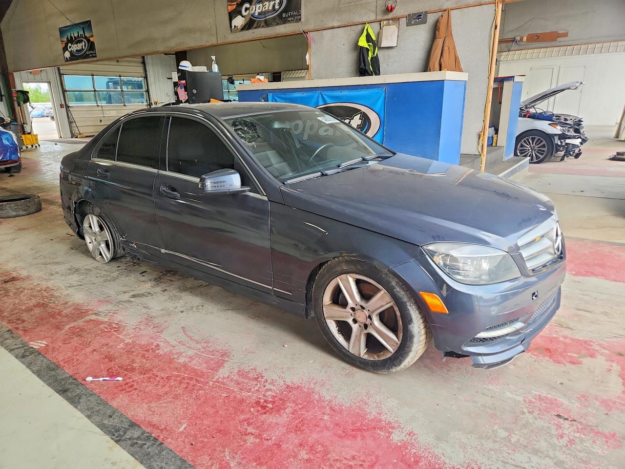 2011 Mercedes-benz C 300 Charcoal vin: WDDGF5EB6BR181100