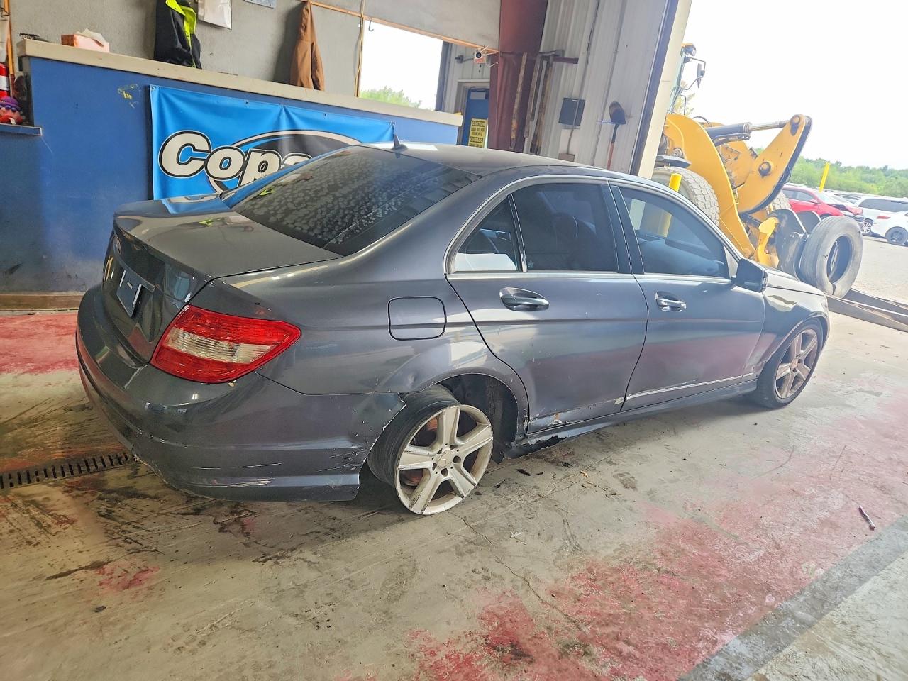 2011 Mercedes-benz C 300 Charcoal vin: WDDGF5EB6BR181100