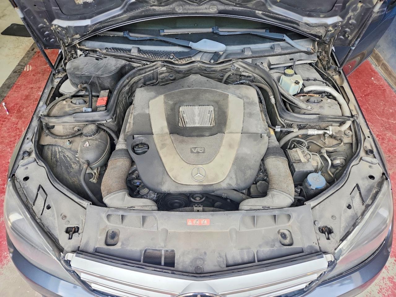 2011 Mercedes-benz C 300 Charcoal vin: WDDGF5EB6BR181100