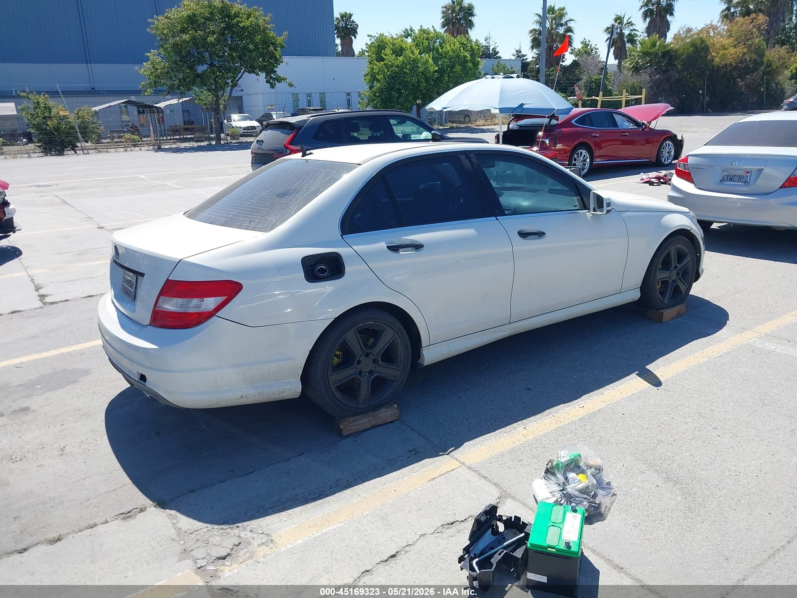2010 Mercedes-benz C 300 Sport White vin: WDDGF5EB7AF409041