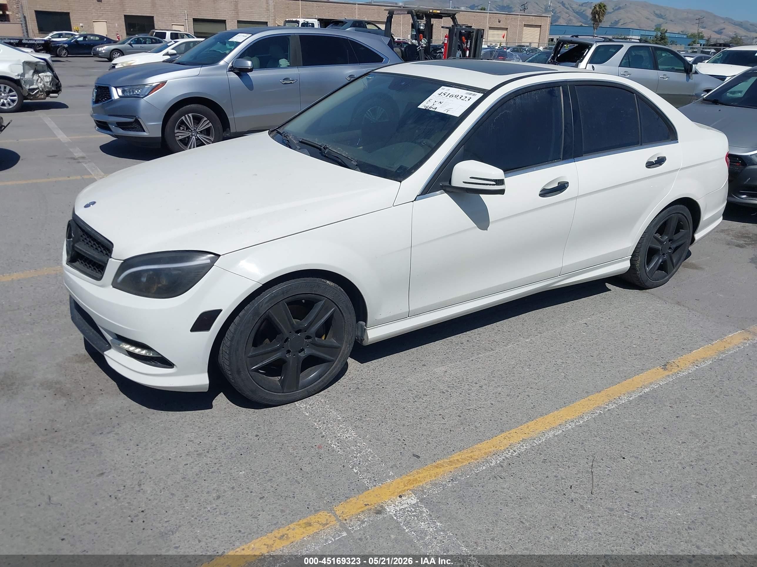2010 Mercedes-benz C 300 Sport White vin: WDDGF5EB7AF409041