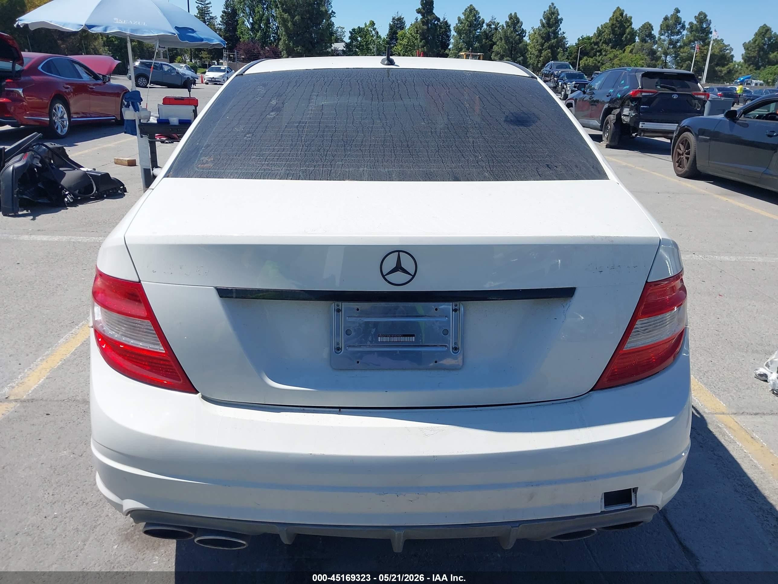 2010 Mercedes-benz C 300 Sport White vin: WDDGF5EB7AF409041