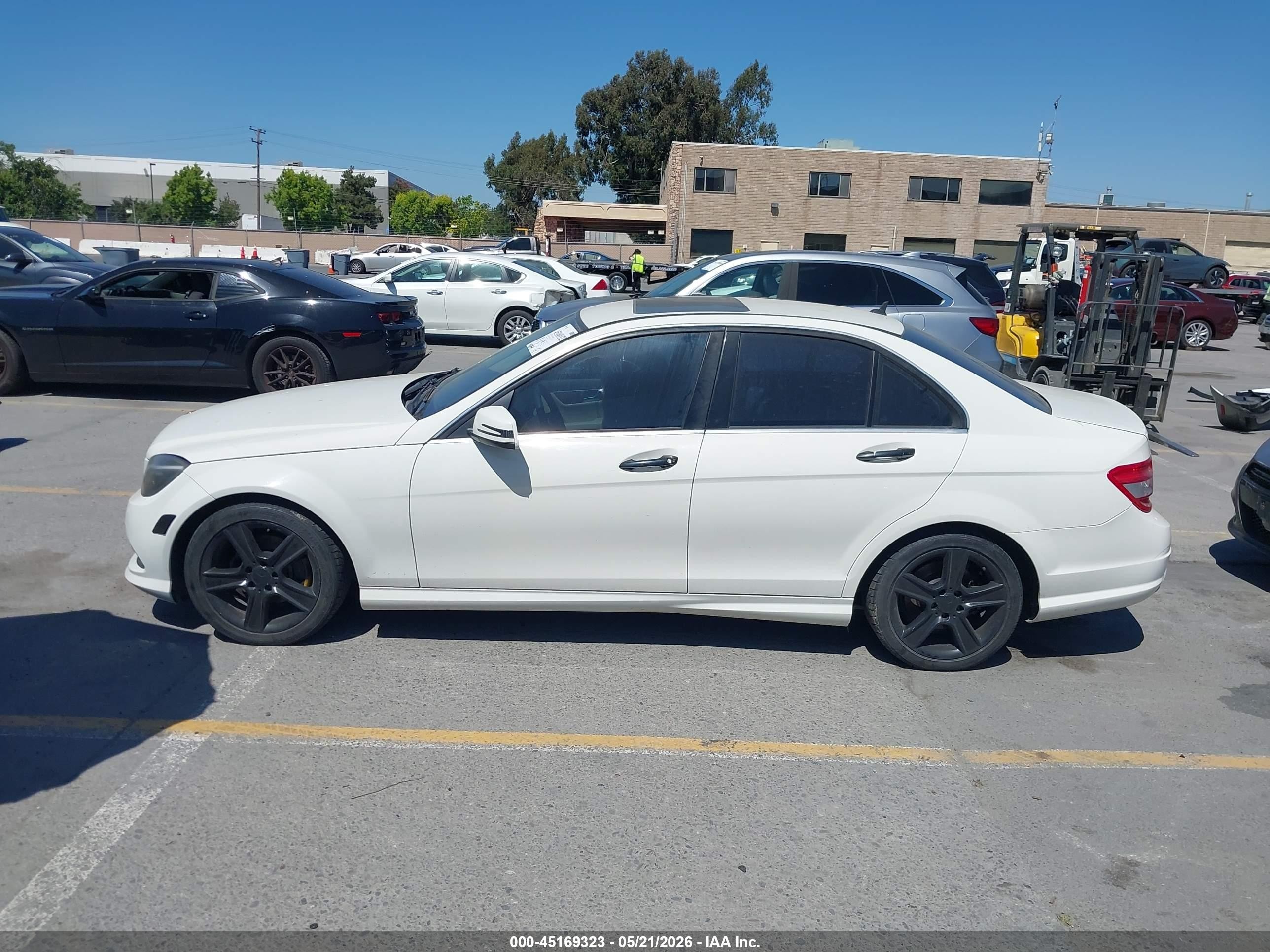2010 Mercedes-benz C 300 Sport White vin: WDDGF5EB7AF409041