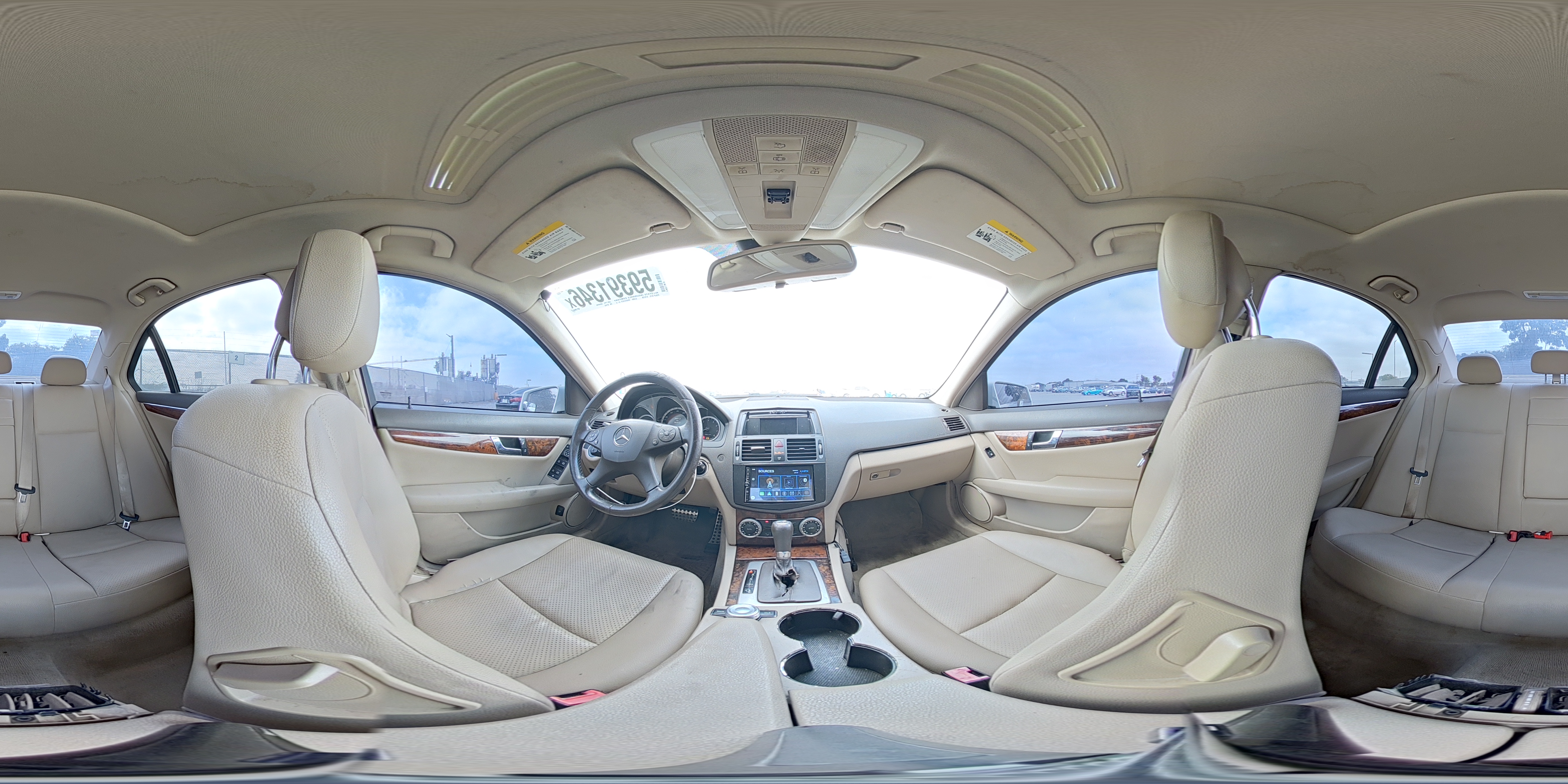 2010 Mercedes-benz C 300 Белый vin: WDDGF5EB7AR107943