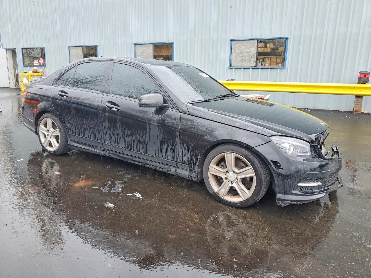 2011 Mercedes-benz C 300 Black vin: WDDGF5EB7BA419213