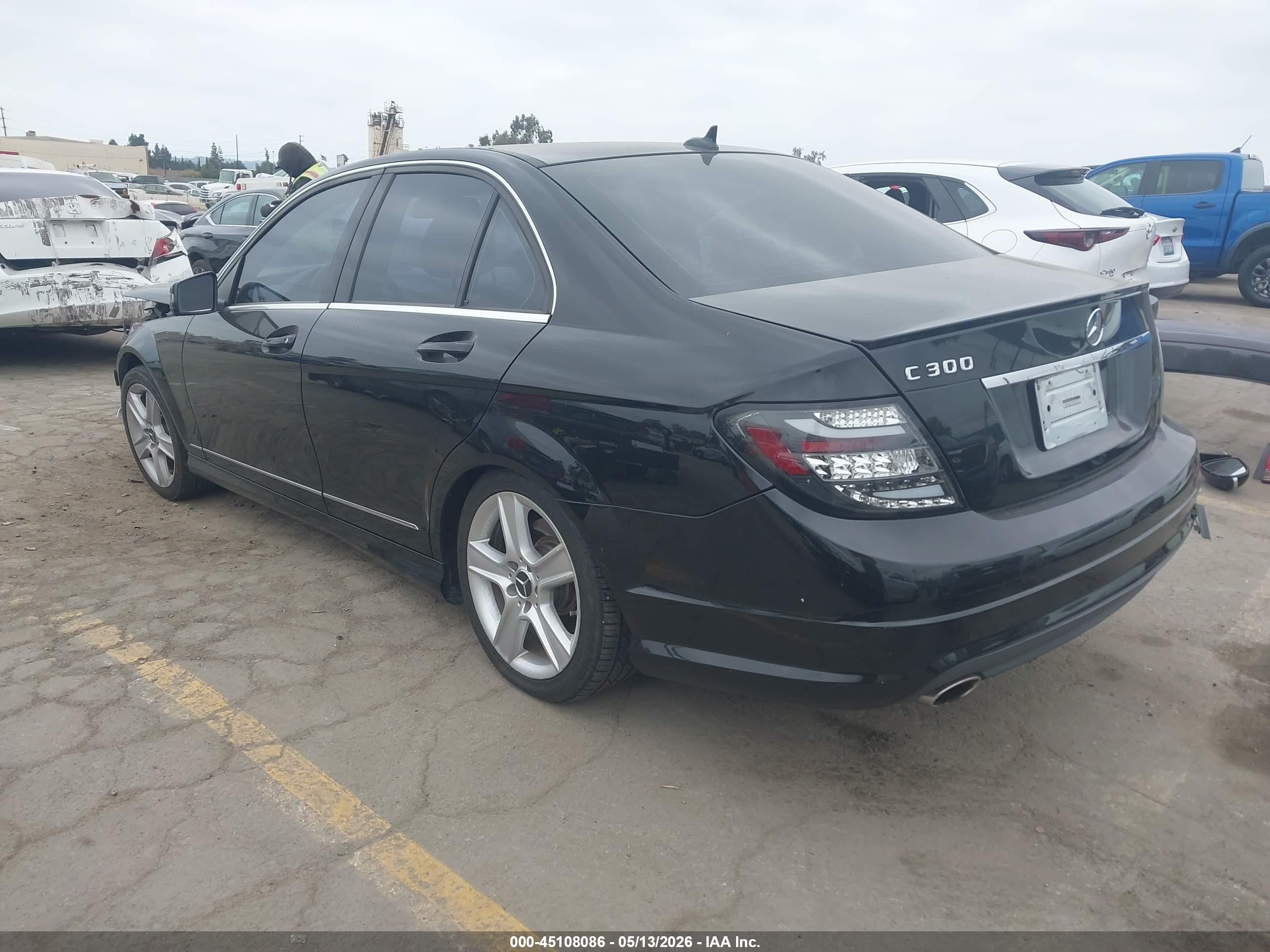 2011 Mercedes-benz C 300 Luxury/sport Черный vin: WDDGF5EB7BA515455