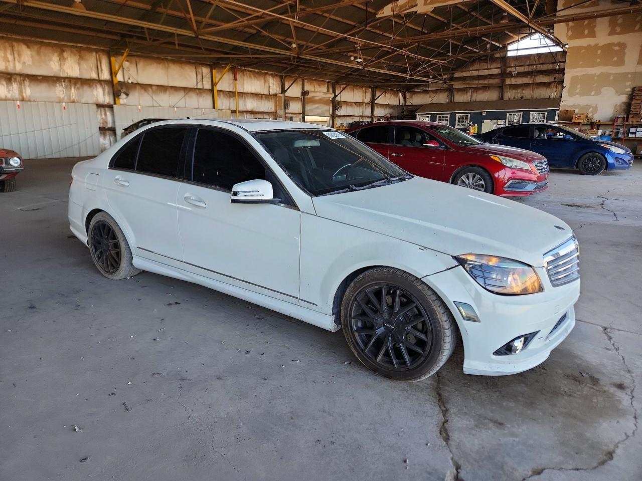 2011 Mercedes-benz C 300 White vin: WDDGF5EB7BA518128