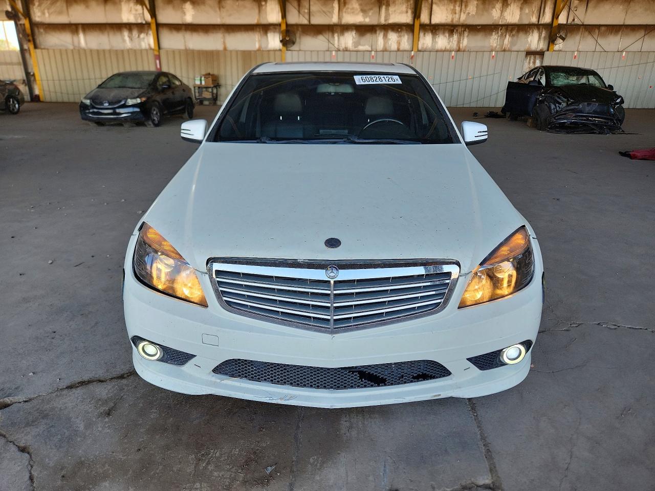 2011 Mercedes-benz C 300 White vin: WDDGF5EB7BA518128
