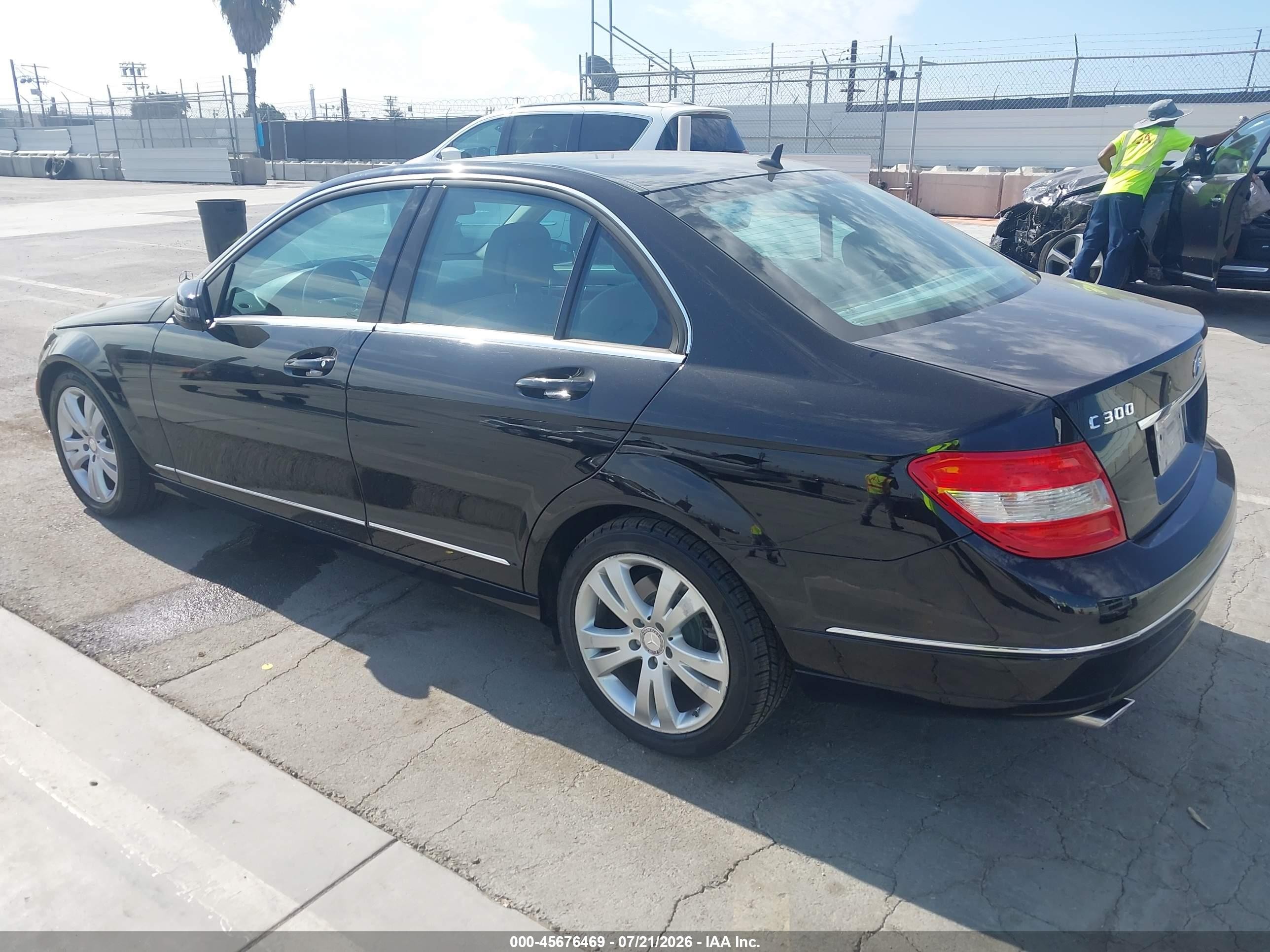 2011 Mercedes-benz C 300 Luxury Black vin: WDDGF5EB7BR151863