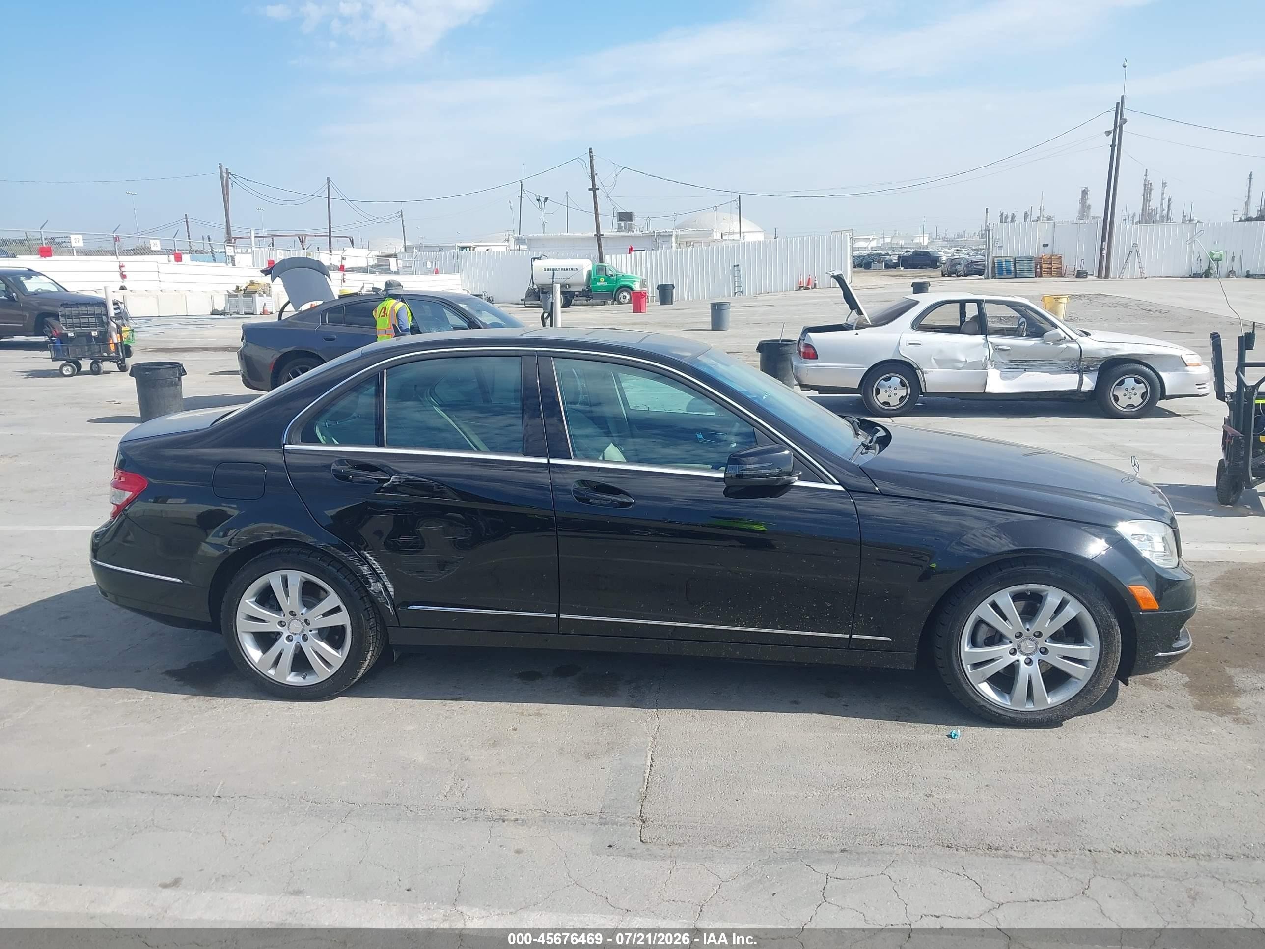 2011 Mercedes-benz C 300 Luxury Black vin: WDDGF5EB7BR151863