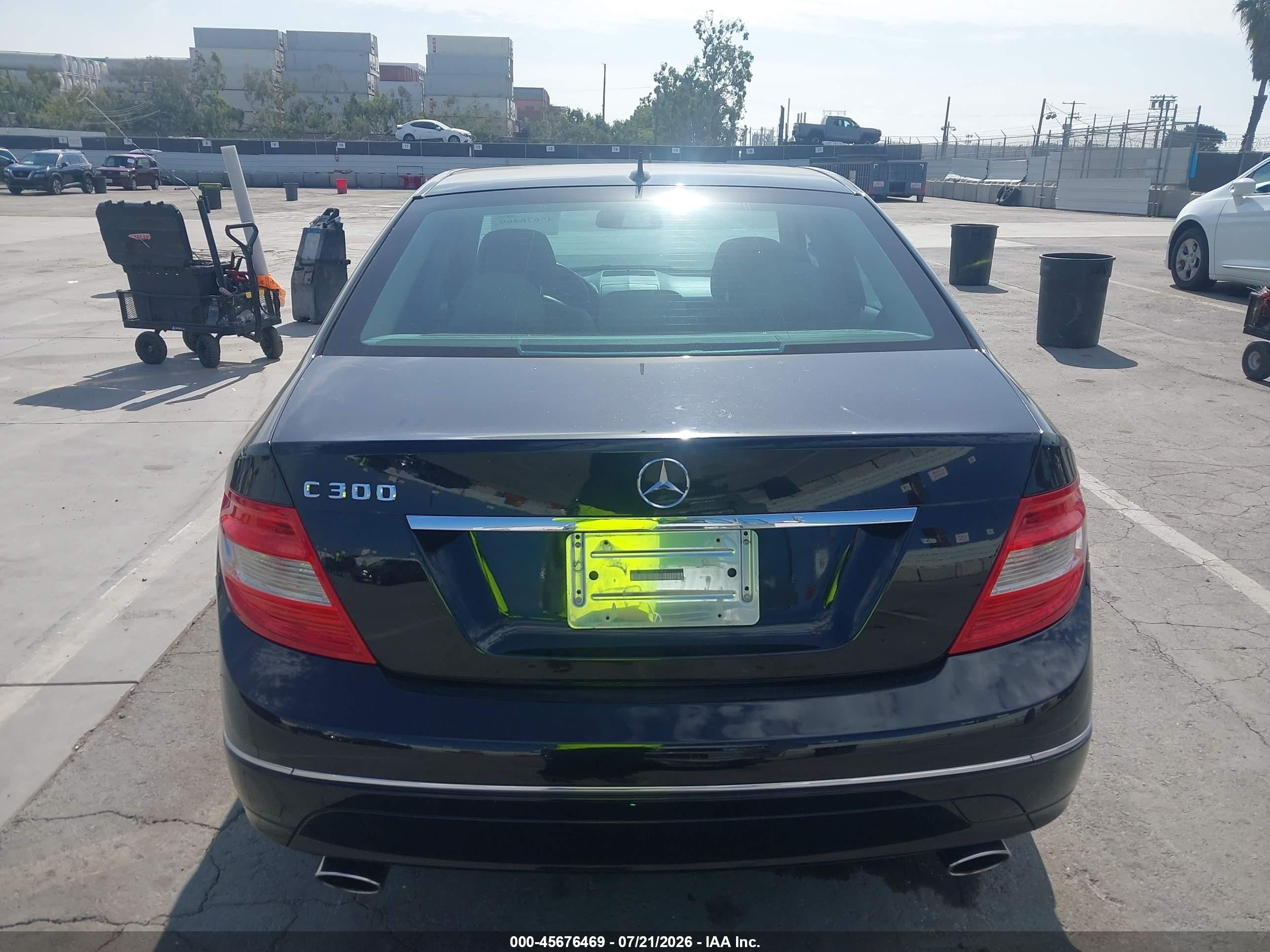 2011 Mercedes-benz C 300 Luxury Black vin: WDDGF5EB7BR151863
