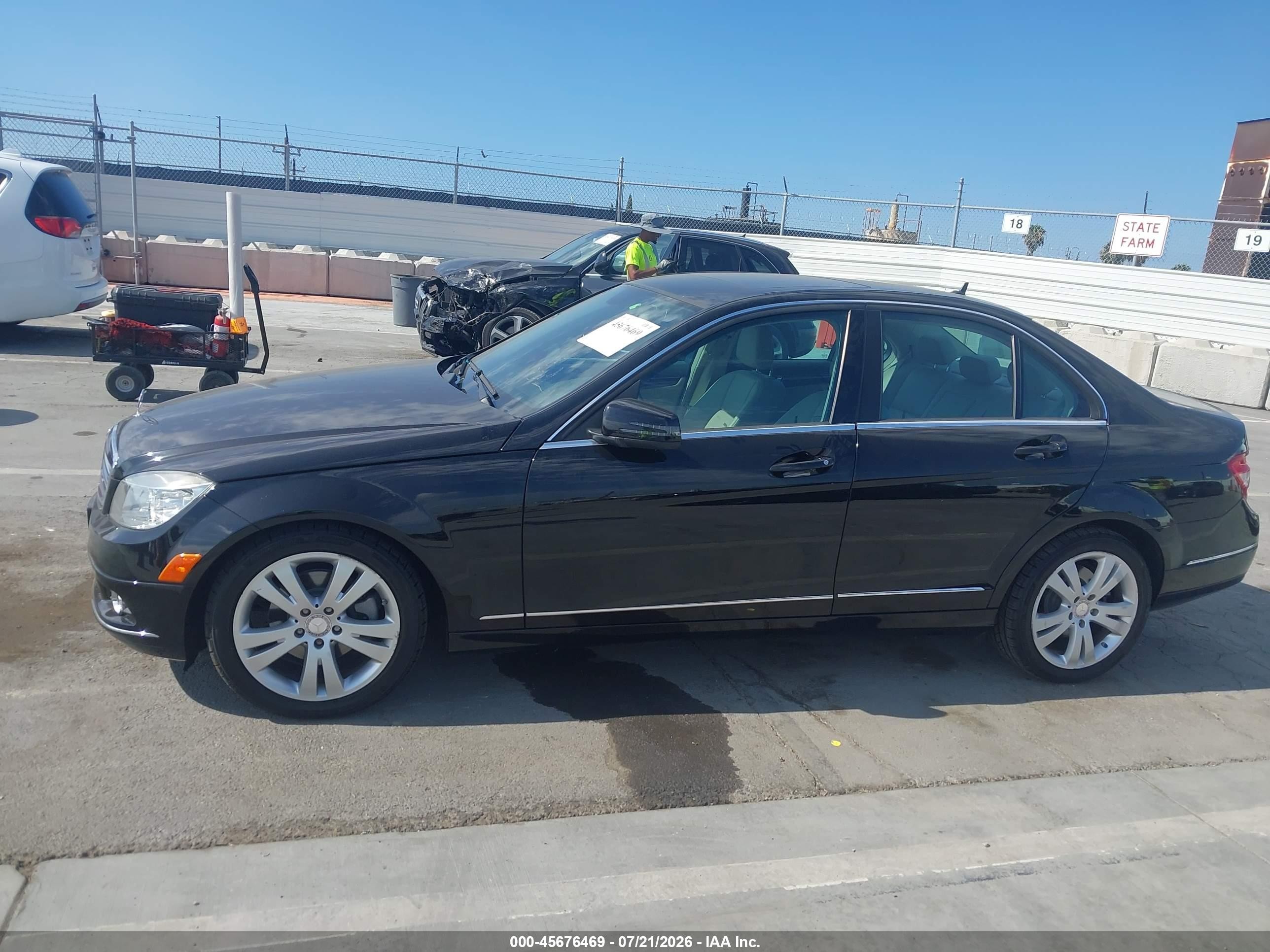 2011 Mercedes-benz C 300 Luxury Black vin: WDDGF5EB7BR151863