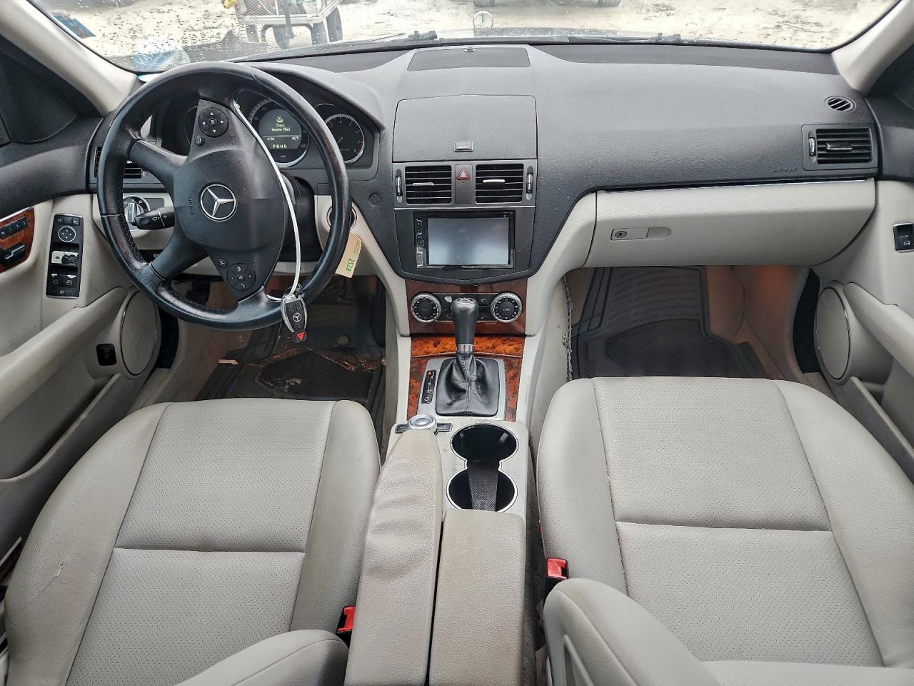 2011 Mercedes-benz C 300 Silver vin: WDDGF5EB7BR170123