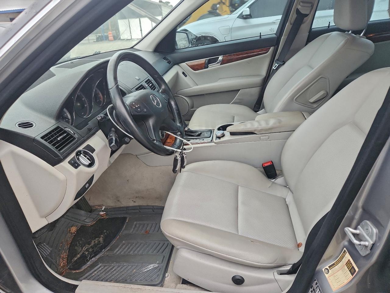 2011 Mercedes-benz C 300 Silver vin: WDDGF5EB7BR170123