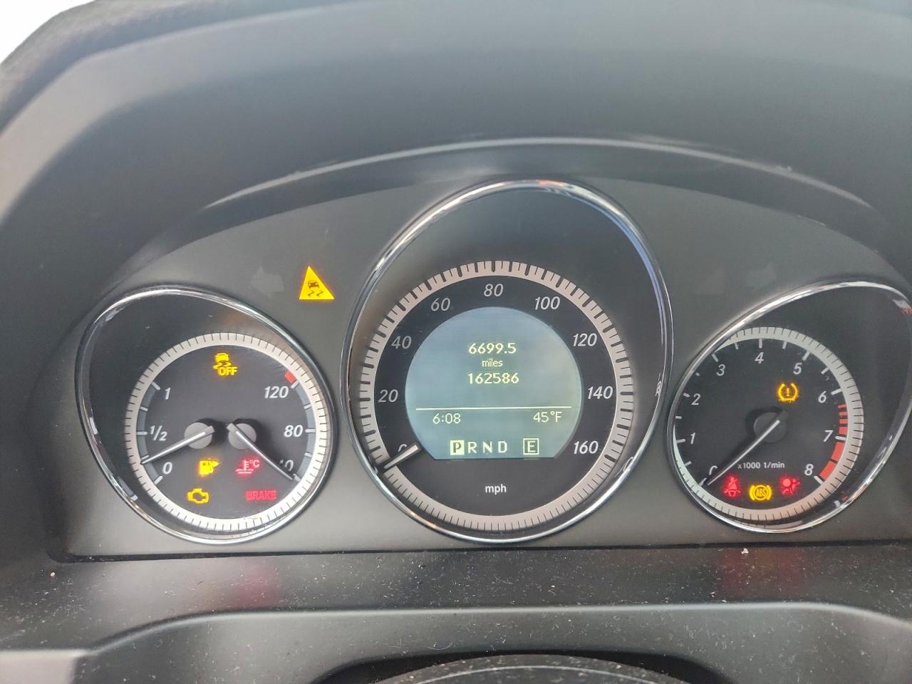 2011 Mercedes-benz C 300 Silver vin: WDDGF5EB7BR170123