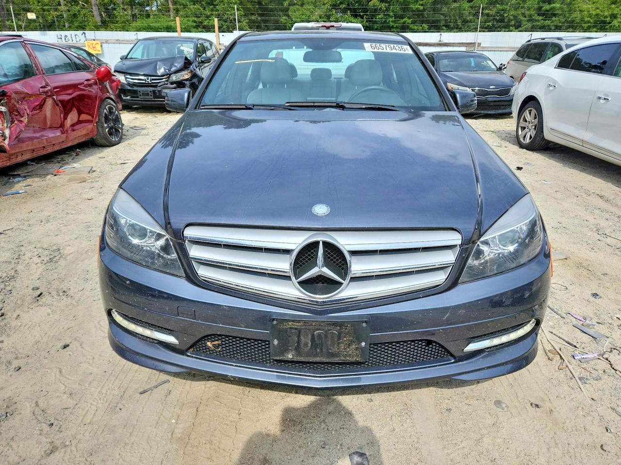 2011 Mercedes-benz C 300 Gray vin: WDDGF5EB7BR180473