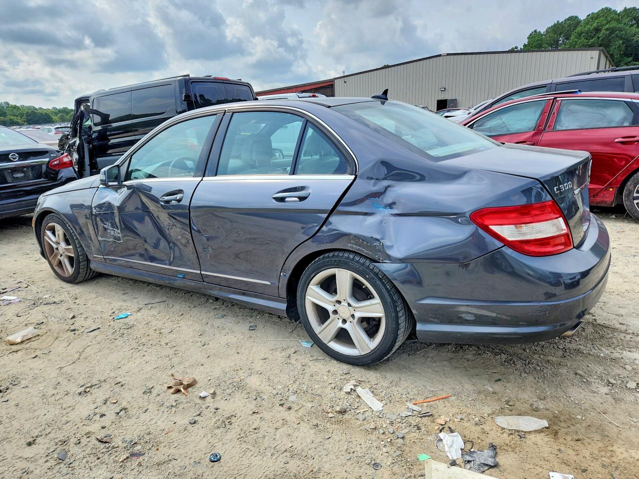 2011 Mercedes-benz C 300 Gray vin: WDDGF5EB7BR180473