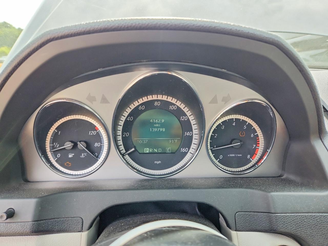 2011 Mercedes-benz C 300 Gray vin: WDDGF5EB7BR180473