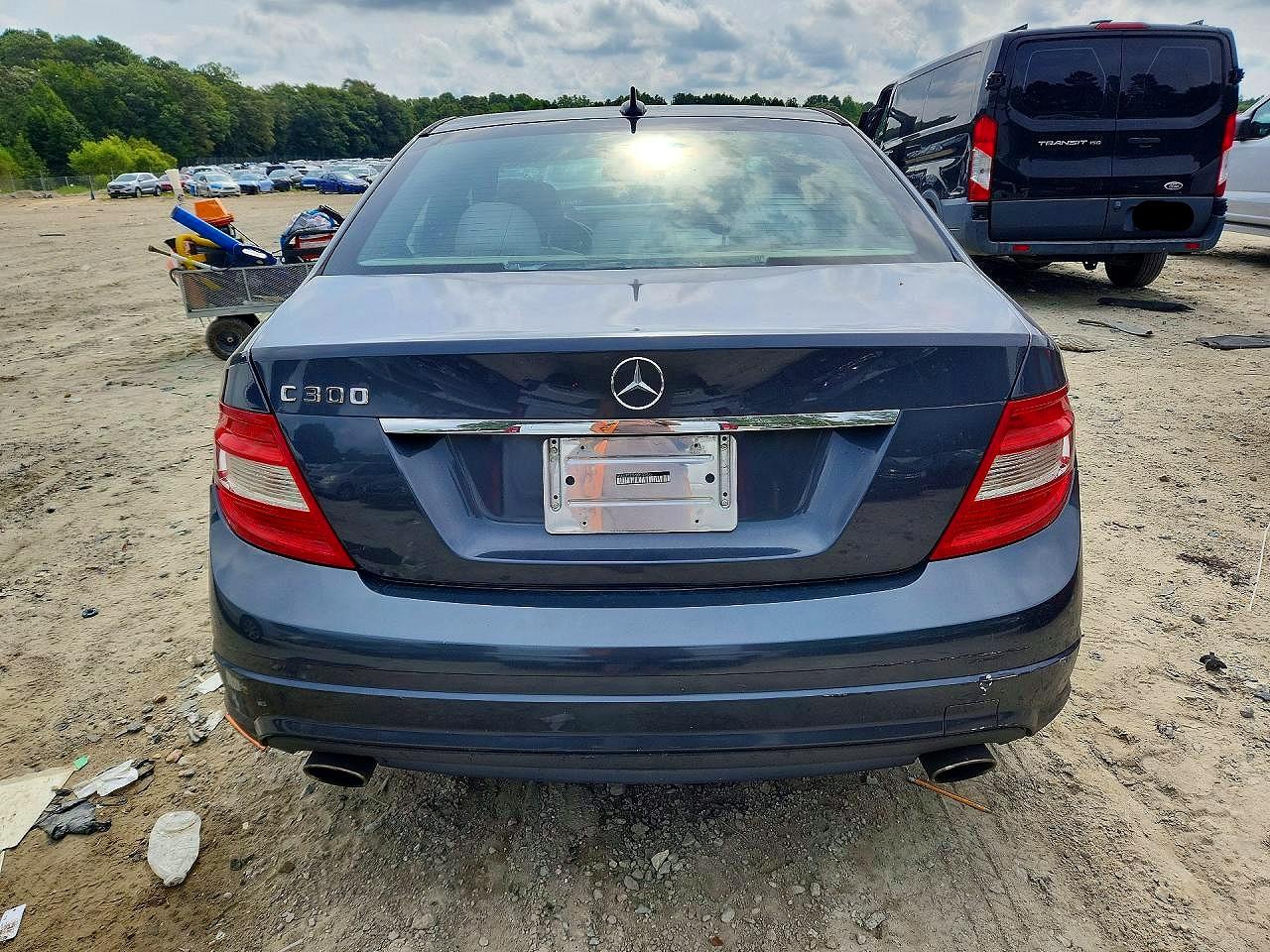 2011 Mercedes-benz C 300 Gray vin: WDDGF5EB7BR180473