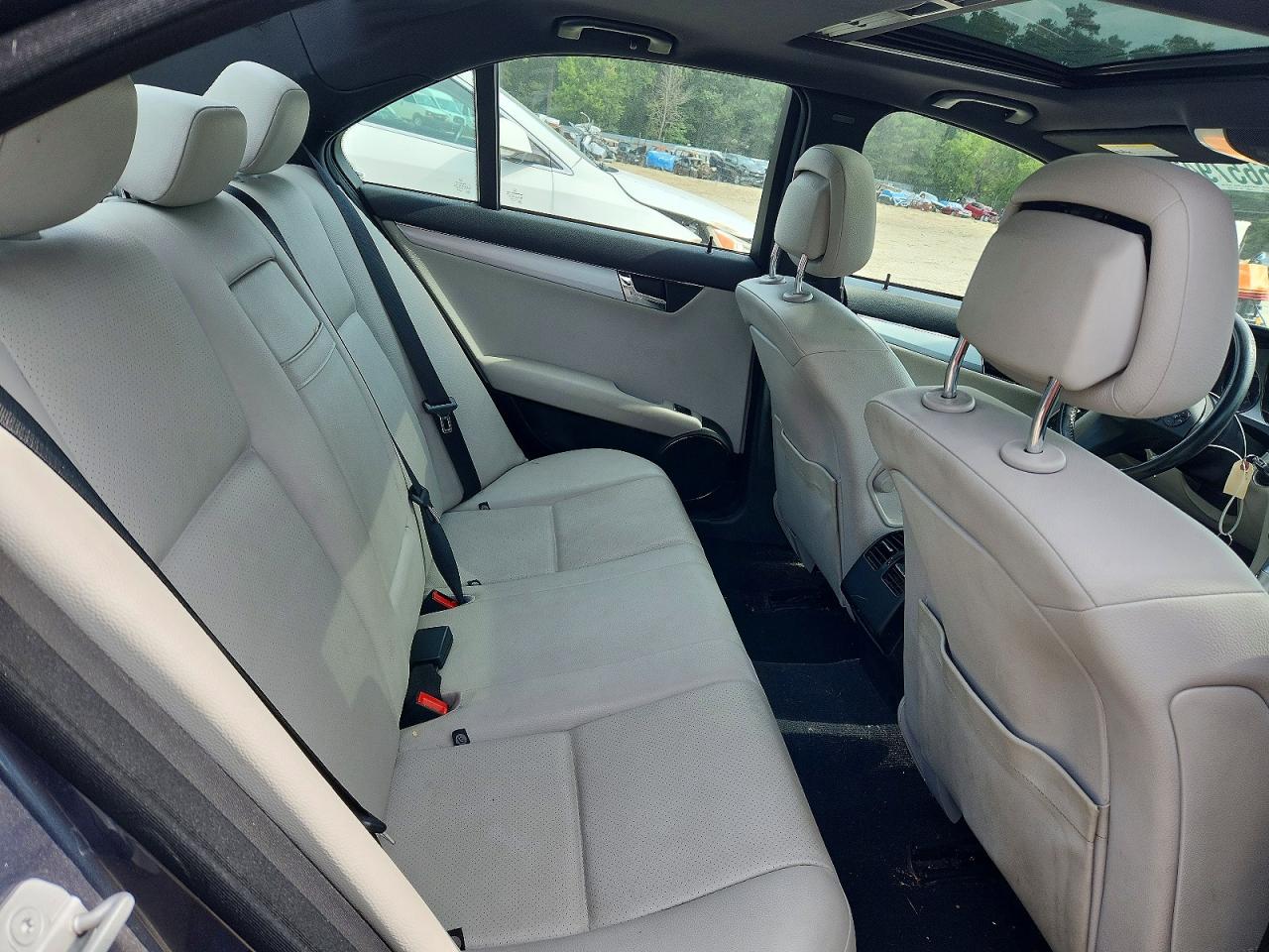 2011 Mercedes-benz C 300 Gray vin: WDDGF5EB7BR180473