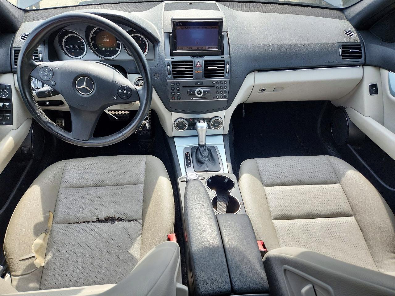 2011 Mercedes-benz C 300 Gray vin: WDDGF5EB7BR180473
