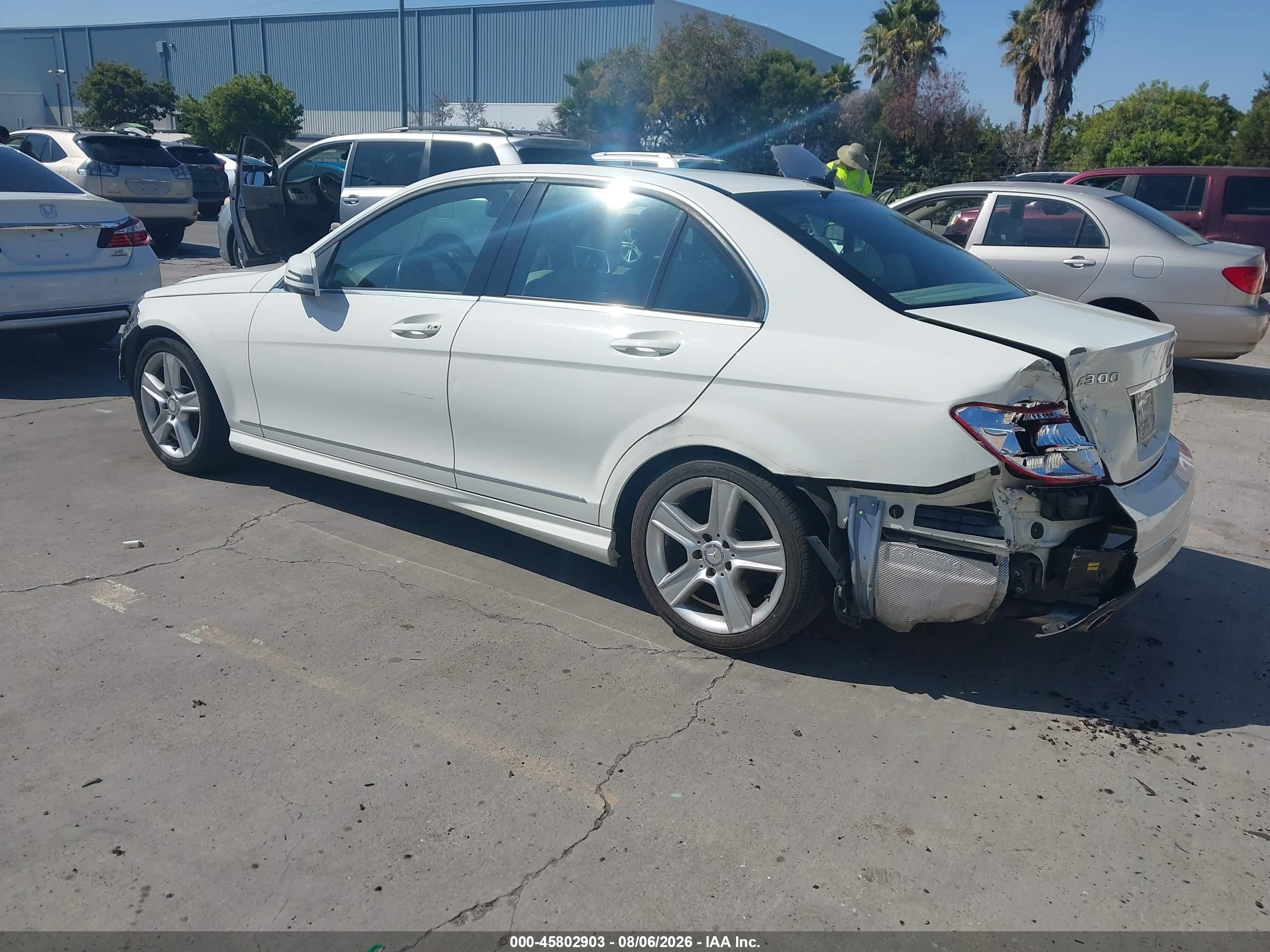 2010 Mercedes-benz C 300 Sport White vin: WDDGF5EB8AF429539