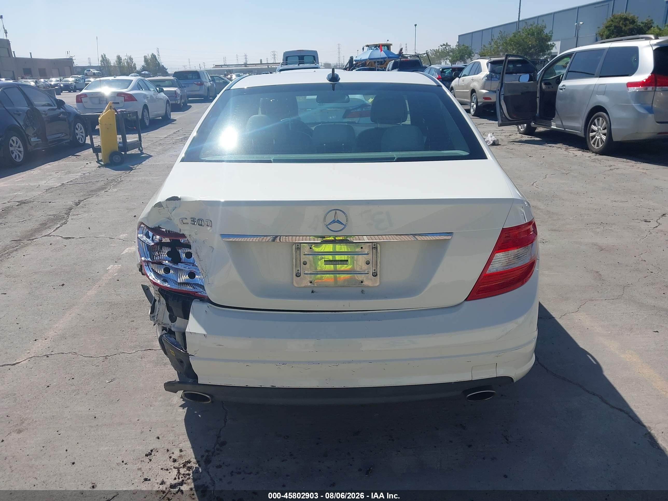 2010 Mercedes-benz C 300 Sport White vin: WDDGF5EB8AF429539