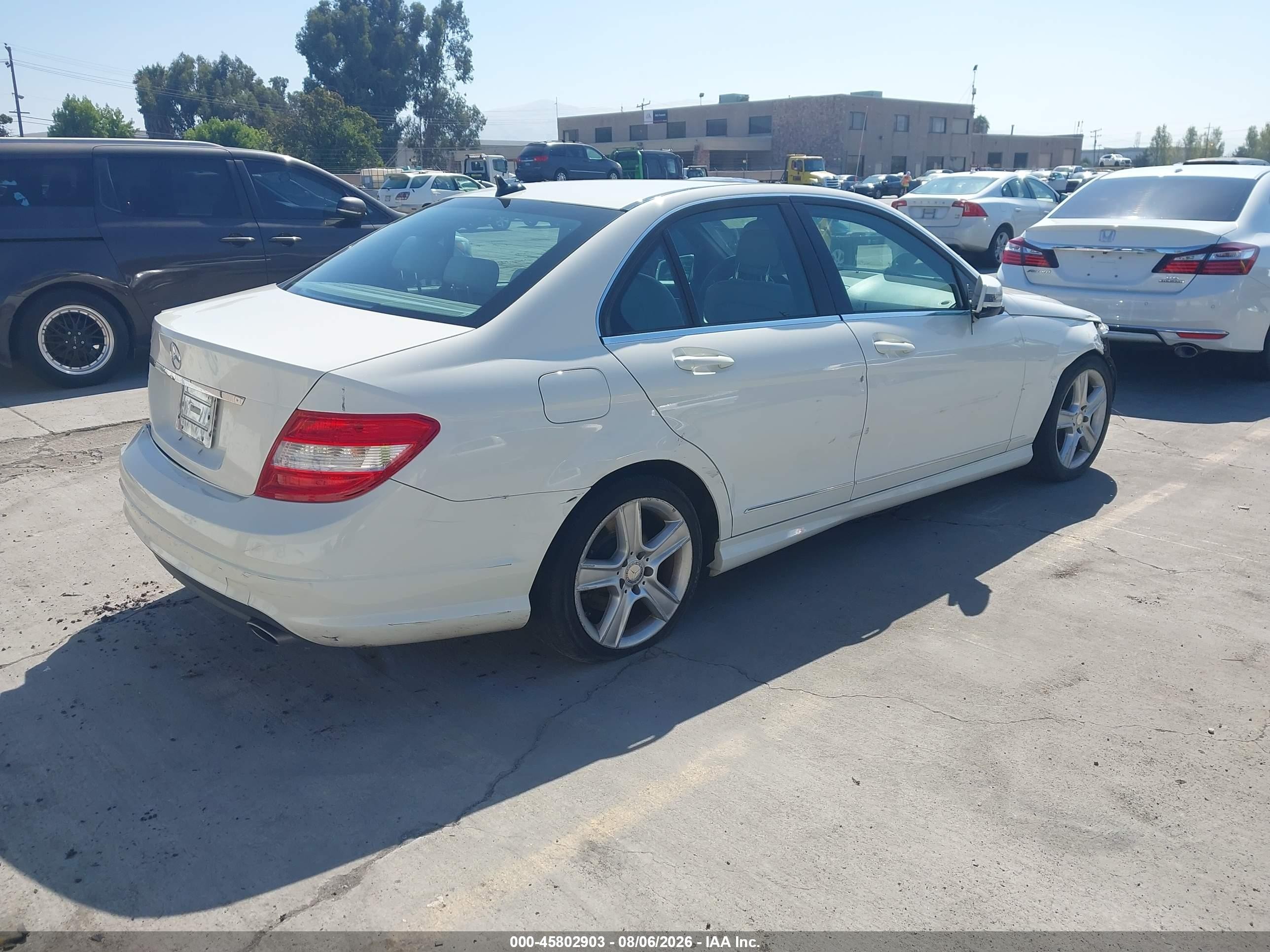 2010 Mercedes-benz C 300 Sport White vin: WDDGF5EB8AF429539