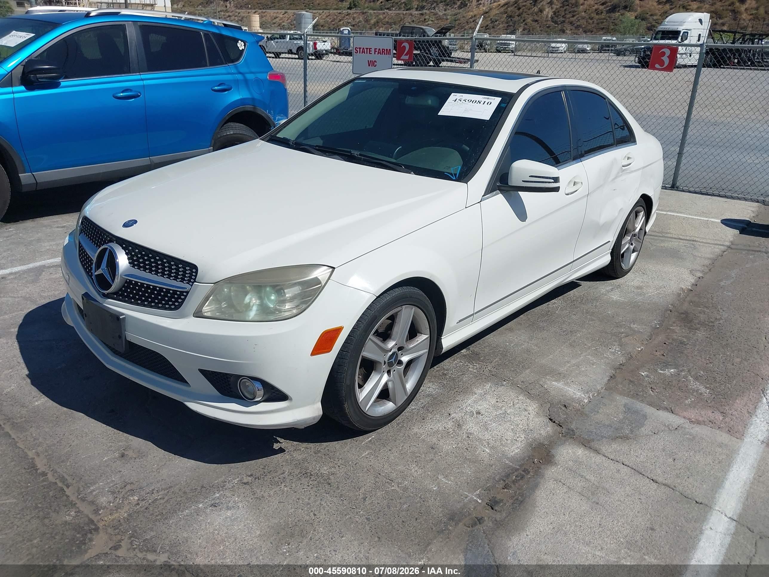 2010 Mercedes-benz C 300 Luxury/sport White vin: WDDGF5EB8AF442663